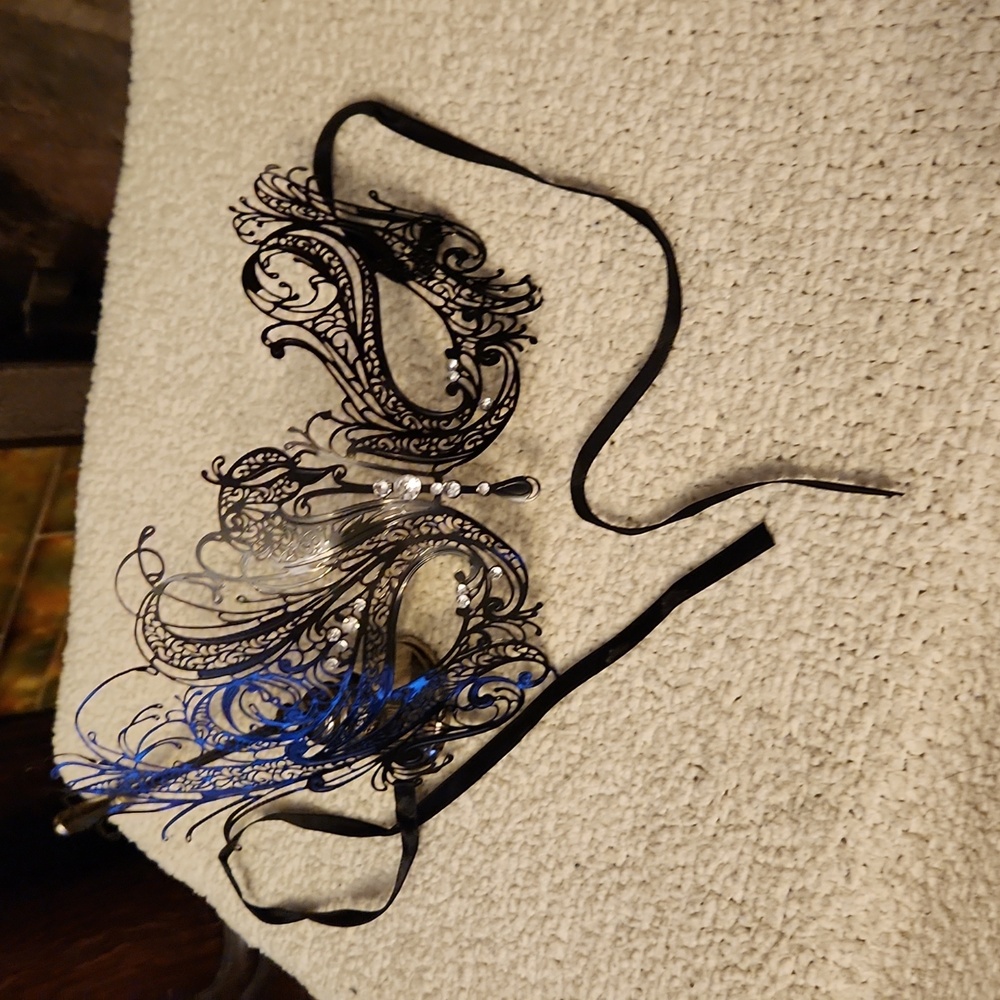 Masquerade mask